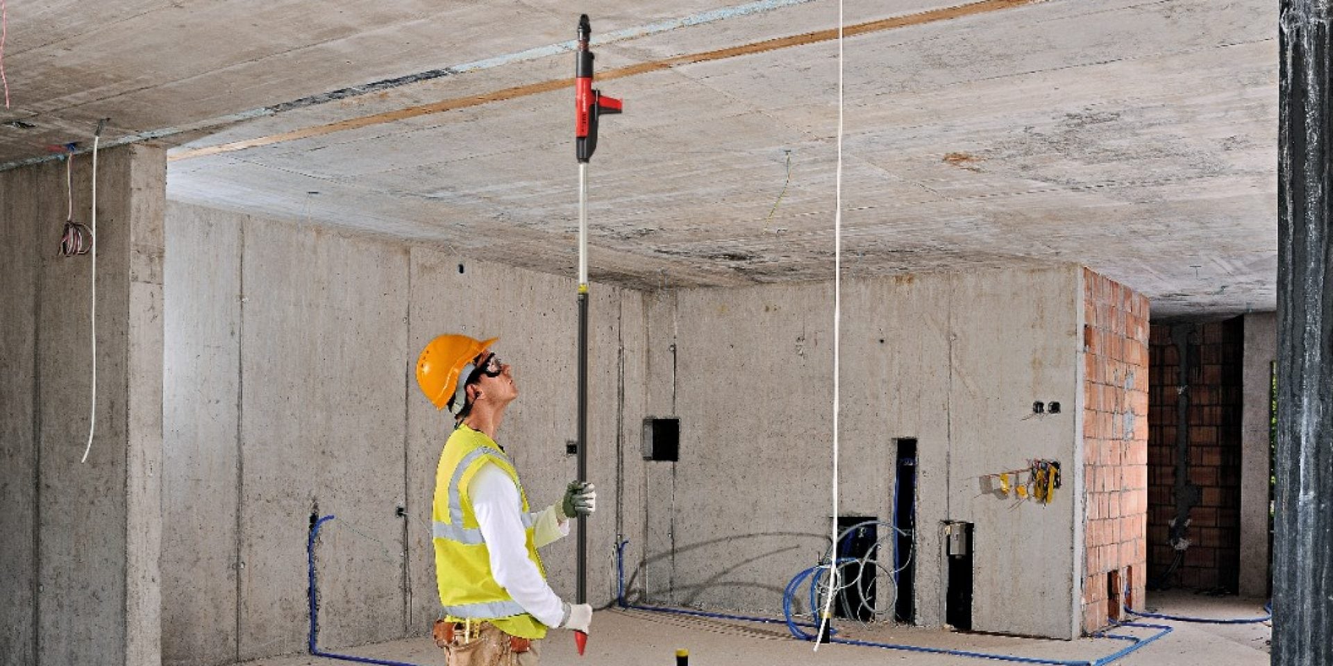 火藥作動緊固 (DX) 系統可以提供用于機械和電氣業的通用高性能解決方案。